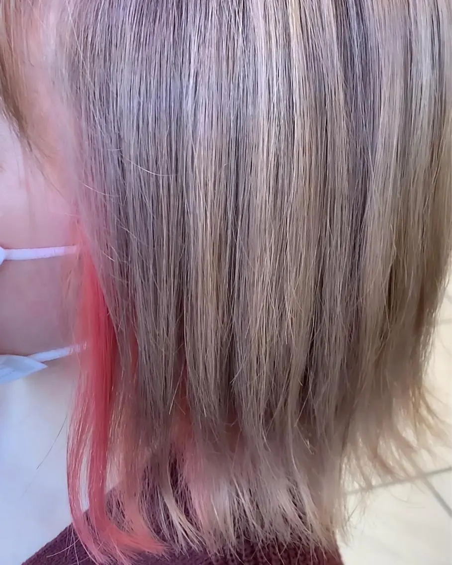 ミディアム カラー ブリーチ ハイトーンカラー ピンクカラー シルバー ボブ カット ヘアカラー 大間 礼真のヘアスタイル