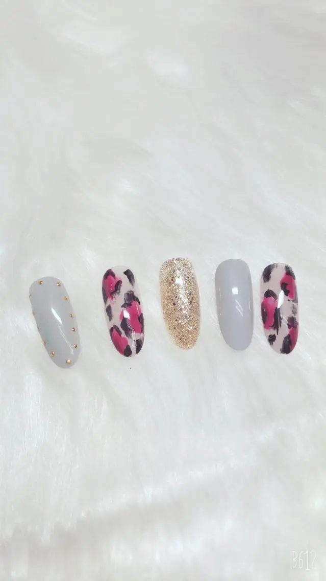 ネイル ハンドネイル MoonNail ユリ🌸のネイルデザイン