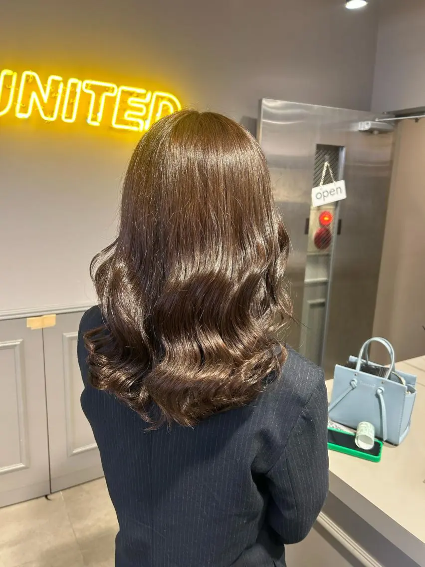 ミディアム カラー パーマ ヘアアレンジ メンズ キッズ ネイル マツエク・マツパ アイブロウ 🦋縮毛/韓国レイヤ ー/透明感カラー🦋のヘアスタイル