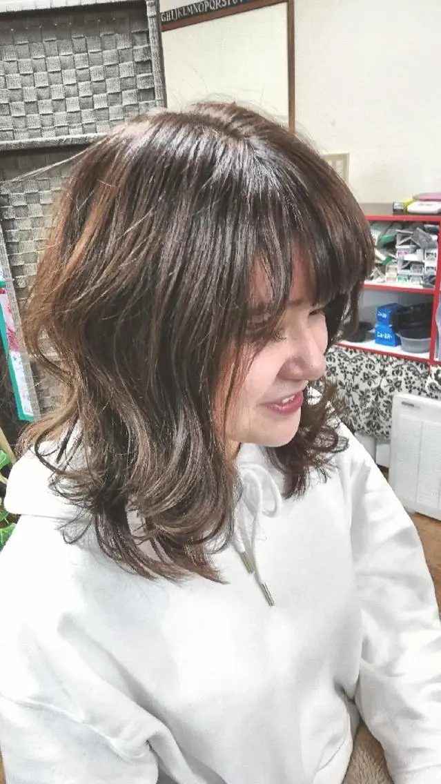 セミロング 小林　ローズパープル カット＆カラー美容室のヘアスタイル