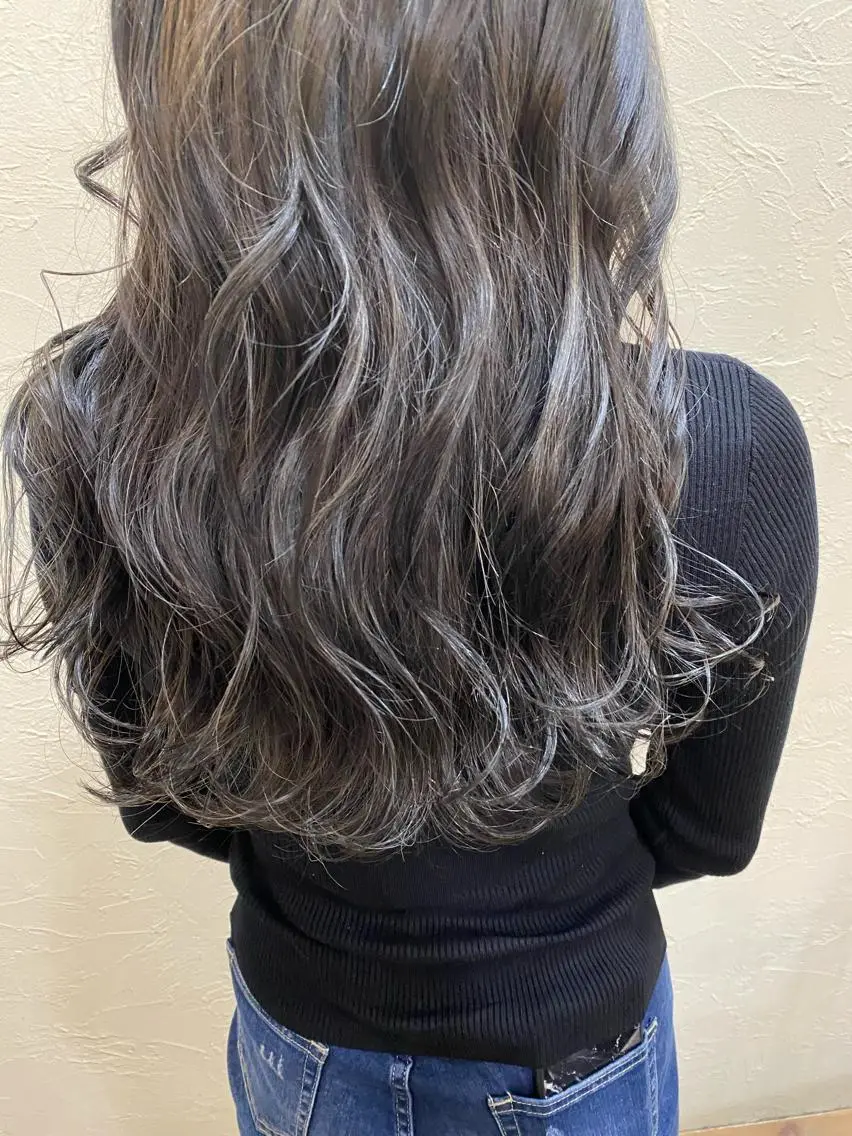 ロング カラー グレージュ ハイライトカラー ハイライト カット ヘアカラー トリートメント ENIF ヤマグチアツコのヘアスタイル