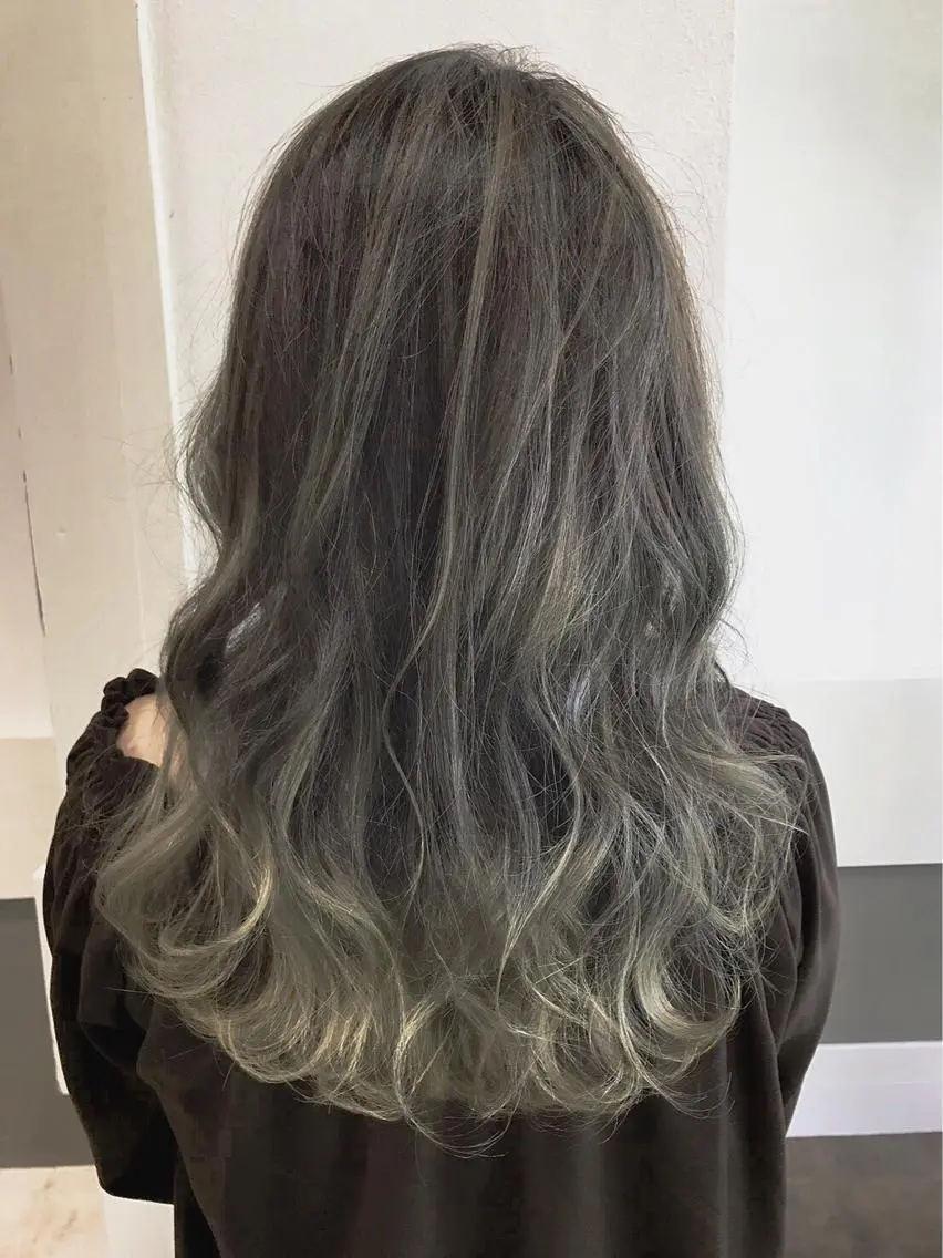 セミロング カラー グラデーションカラー ハイライトカラー ハイライト ヘアカラー トリートメント GiseL天神カラー 髪質改善/ブリーチのヘアスタイル