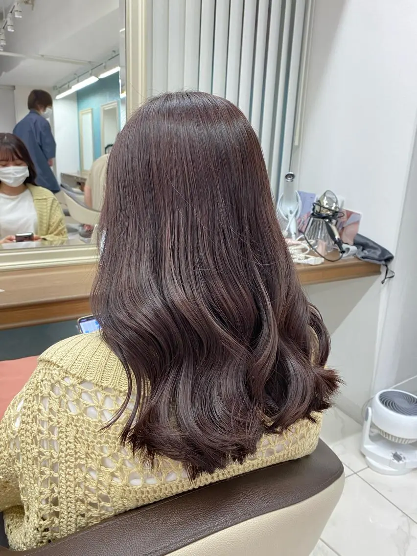 セミロング カラー ブリーチ 透明感カラー グレージュ ラベンダーカラー ラベンダーグレージュ カット ヘアカラー トリートメント 長妻莉央/縮毛矯正 髪質改善カラーのヘアスタイル