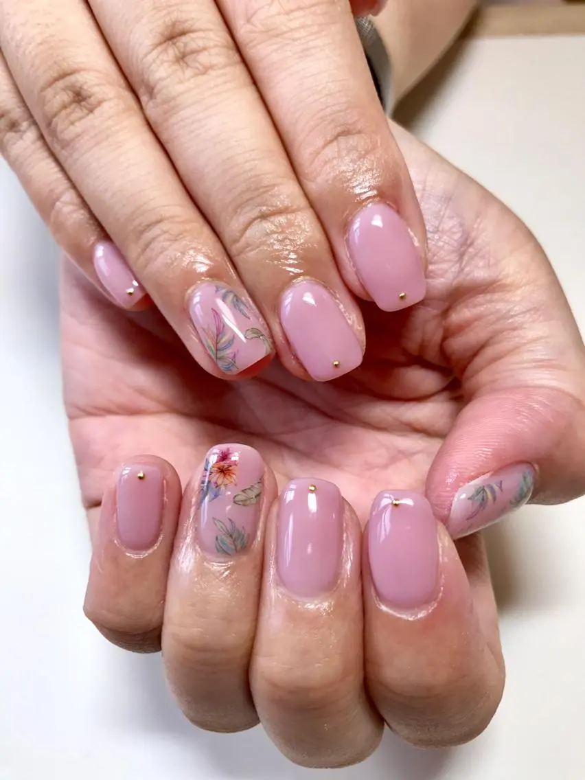 ネイル ワンカラーネイル 'mm  (ミリ) ＭＡＮＡＭＩのネイルデザイン