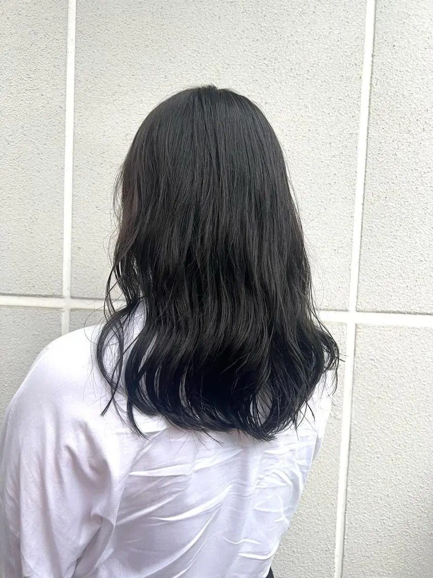 ミディアム カラー パーマ カット ヘアカラー トリートメント 松坂 真衣のヘアスタイル