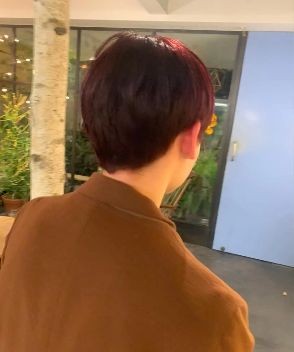 ショート カラー メンズ メンズバレイヤージュ メンズブリーチ センターパート フェードカット メンズハイライト カット ヘアカラー トリートメント ヘアセット スパイラルパーマ 🌐hina⭐️のヘアスタイル