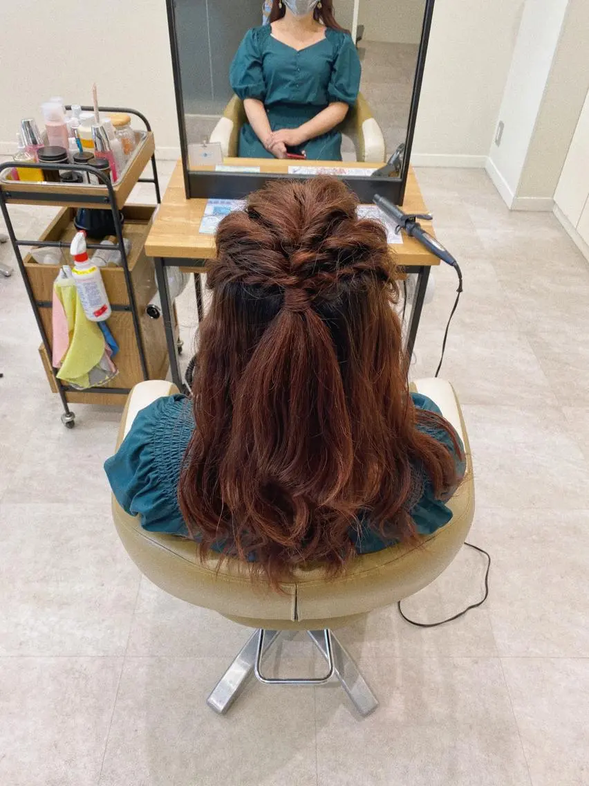 ロング ヘアアレンジ ハーフアップ SORA.eyela sh/茅ヶ崎のマツエク・マツパデザイン