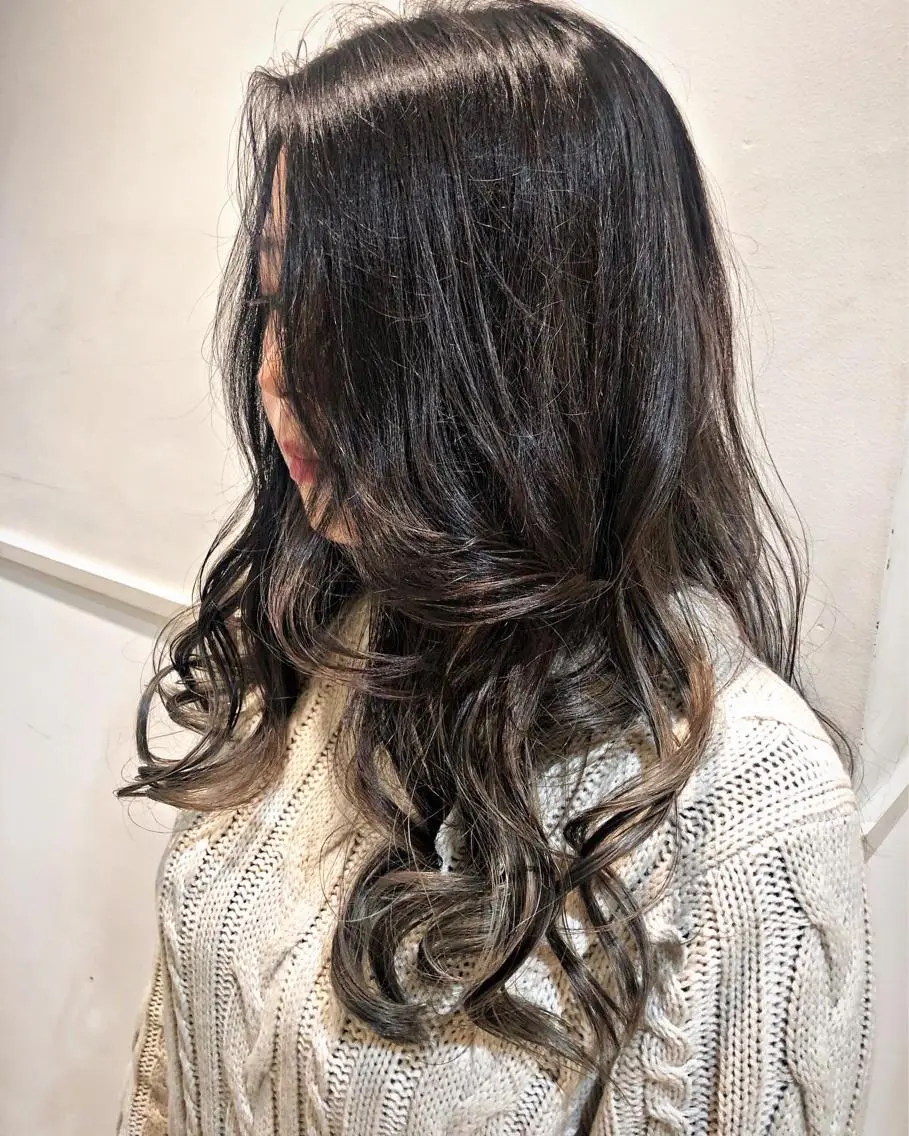 ロング カラー ヘアカラー トリートメント 似合う髪型見つけます AYAKAのヘアスタイル