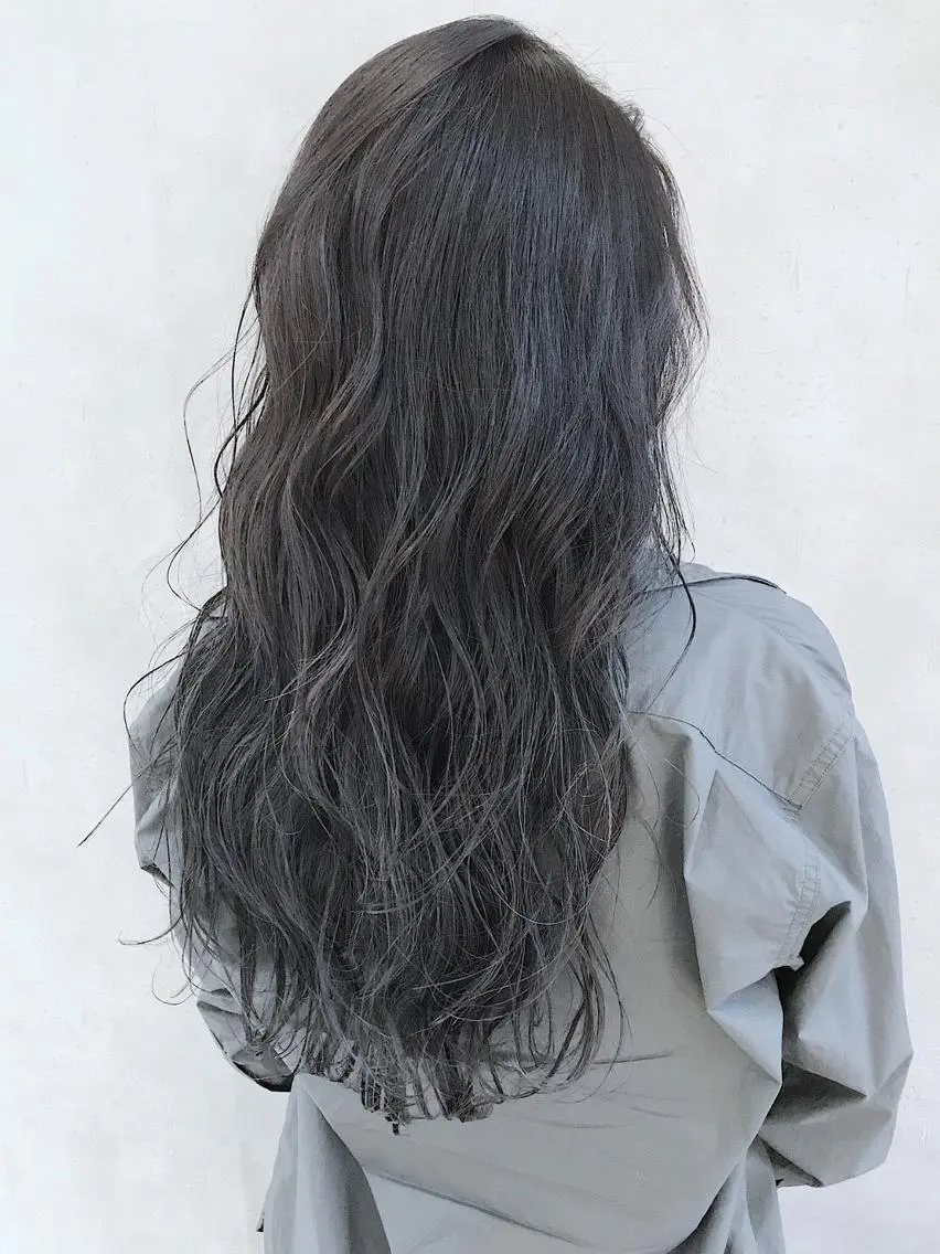 ロング カラー MOU namba ムウナンバのヘアスタイル