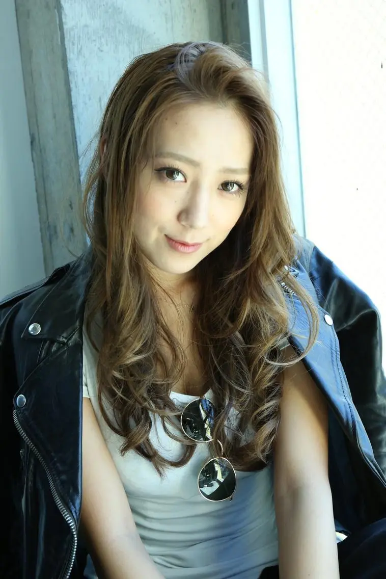 セミロング 浅香 美加のヘアスタイル