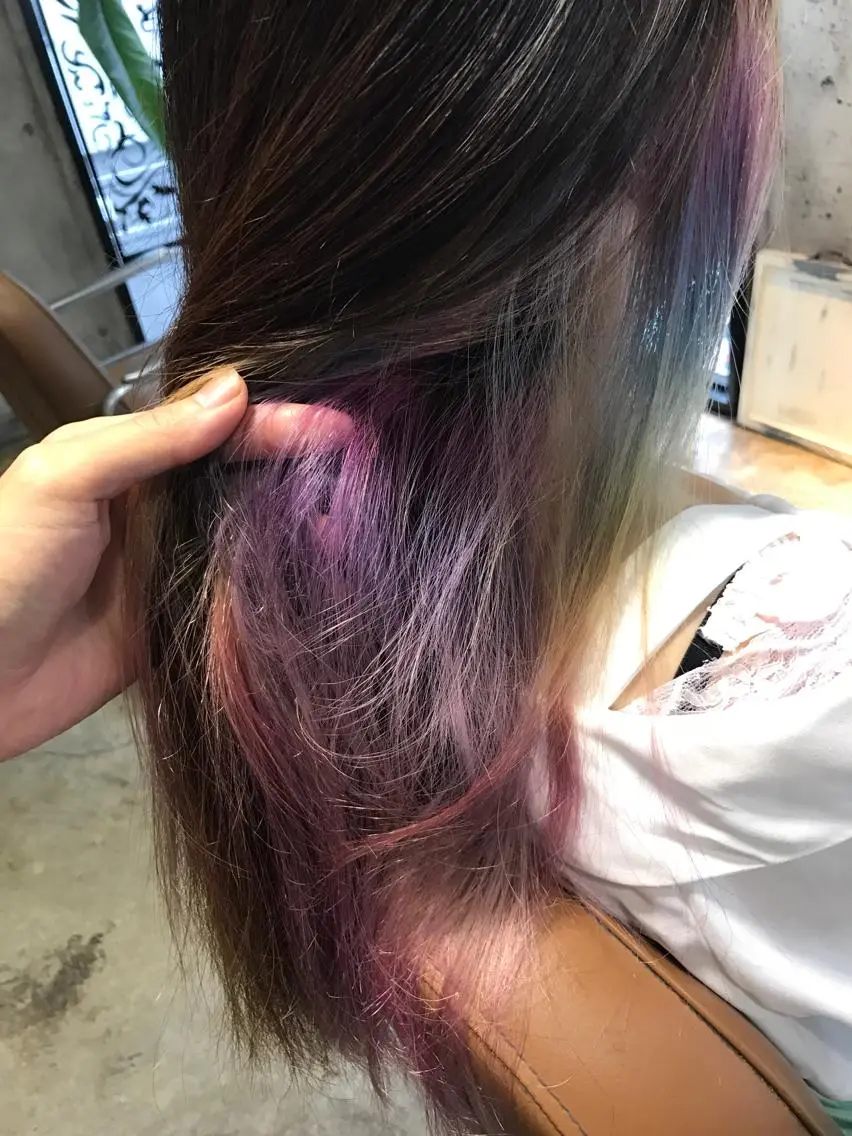セミロング カラー パーマ ヘアアレンジ メンズ キッズ ネイル マツエク・マツパ メンズインナーカラー インナーカラー 大理石ネイル(マーブル) サロンドミルク 渋谷高比良のヘアスタイル