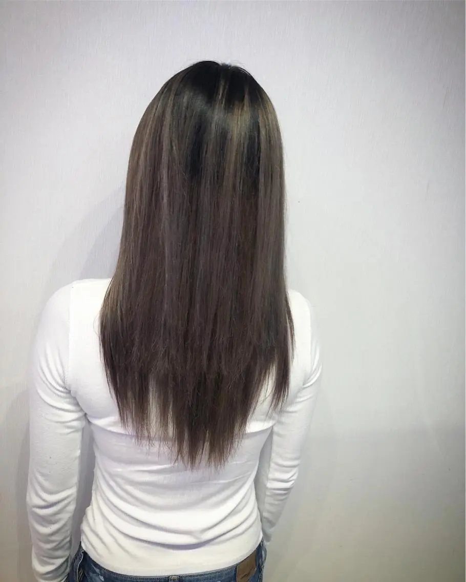 ロング カラー バレイヤージュ レイヤーカット 白井 つづりのヘアスタイル