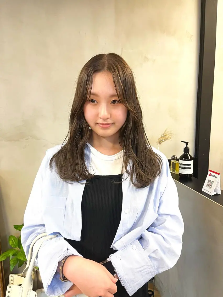 セミロング カラー ヘアアレンジ ブリーチ ダブルカラー ブリーチなしカラー カット ヘアカラー トリートメント ena/ブリーチなし 透明感・レイヤー🎀のヘアスタイル
