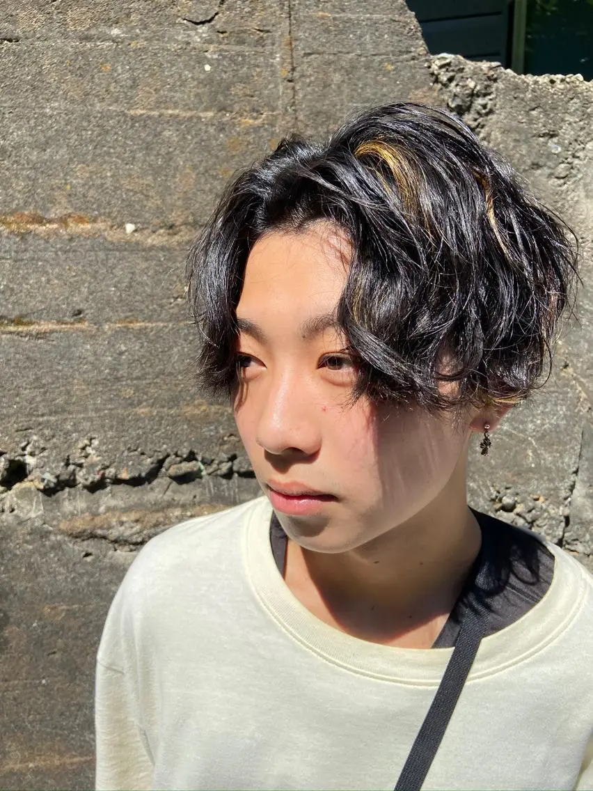 ショート カラー メンズ メンズブリーチ メンズハイライト ブリーチ ハイライトカラー ハイライト 原一真/ 外国人ショートヘアのヘアスタイル