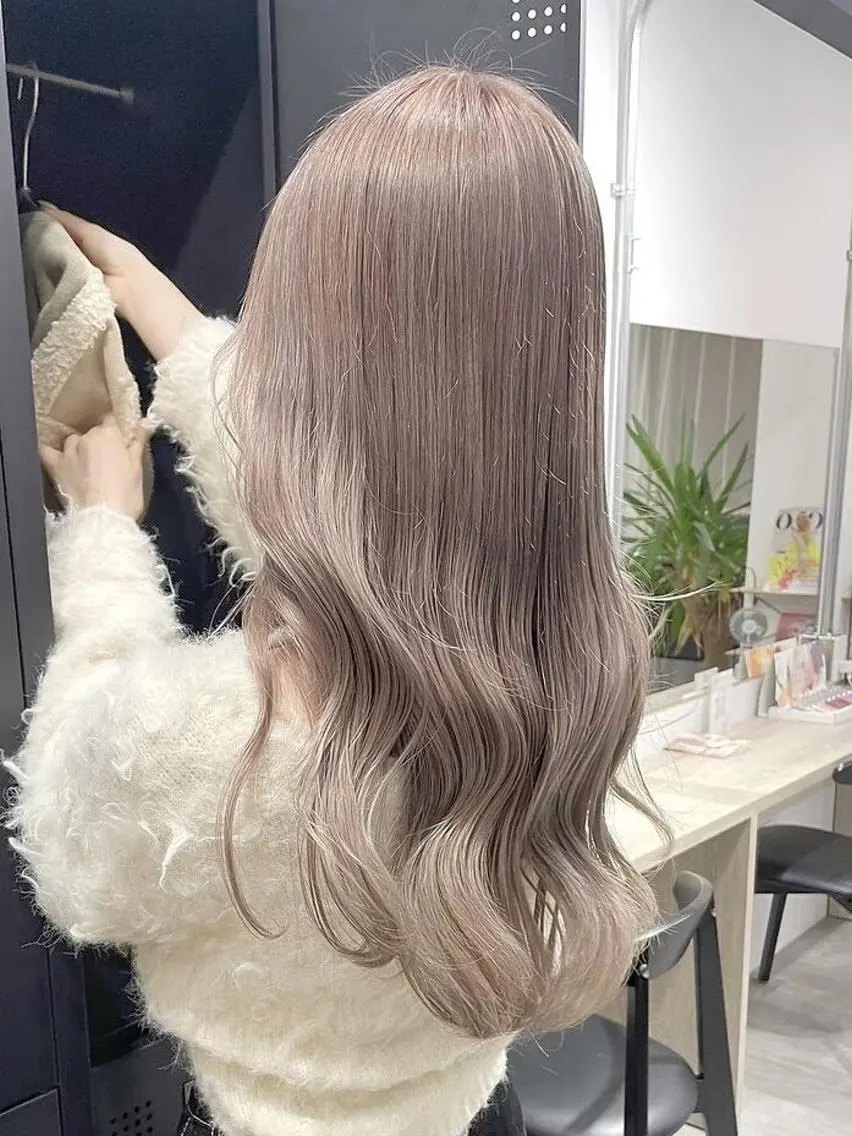 ロング カラー パーマ ロング うる艶/ハイトーン 🎀hina🎀のヘアスタイル