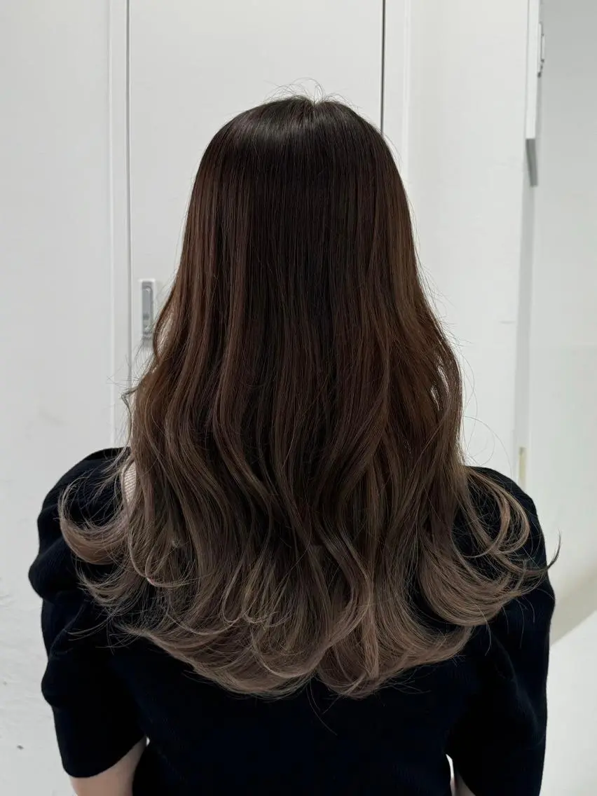 ロング カラー アディクシーカラー アッシュ ブルーカラー ダークアッシュ グレージュ 【公式】amble luxe 中野のヘアスタイル
