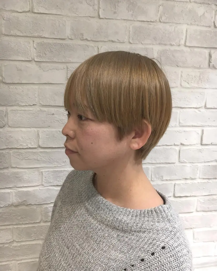 ショート カラー ベージュカラー 江原 彩華のヘアスタイル