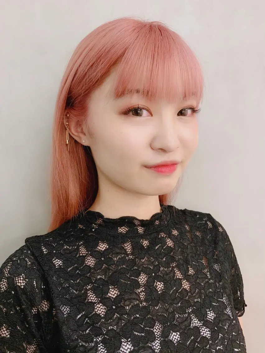 セミロング カラー ピンクカラー カット ヘアカラー mayu🤍 透明感カラーのヘアスタイル