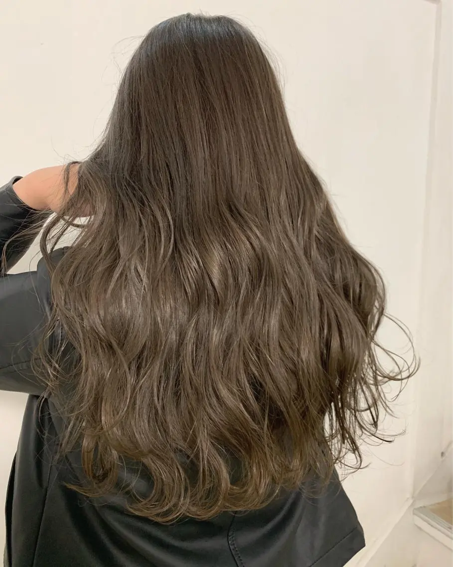 ロング カラー カット ヘアカラー トリートメント レイヤーカット 西村あきやのヘアスタイル