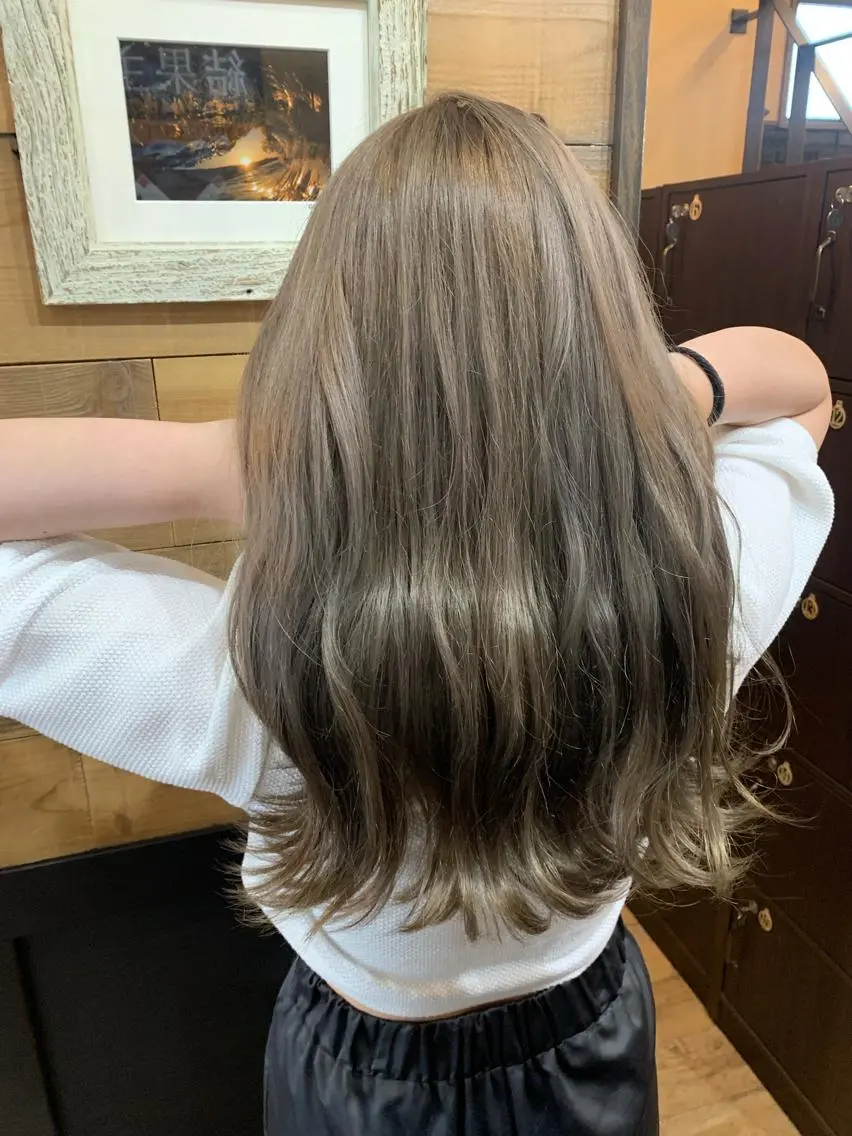 セミロング カラー ヘアカラー SHIAN 八王子👼鬼塚さやかのヘアスタイル