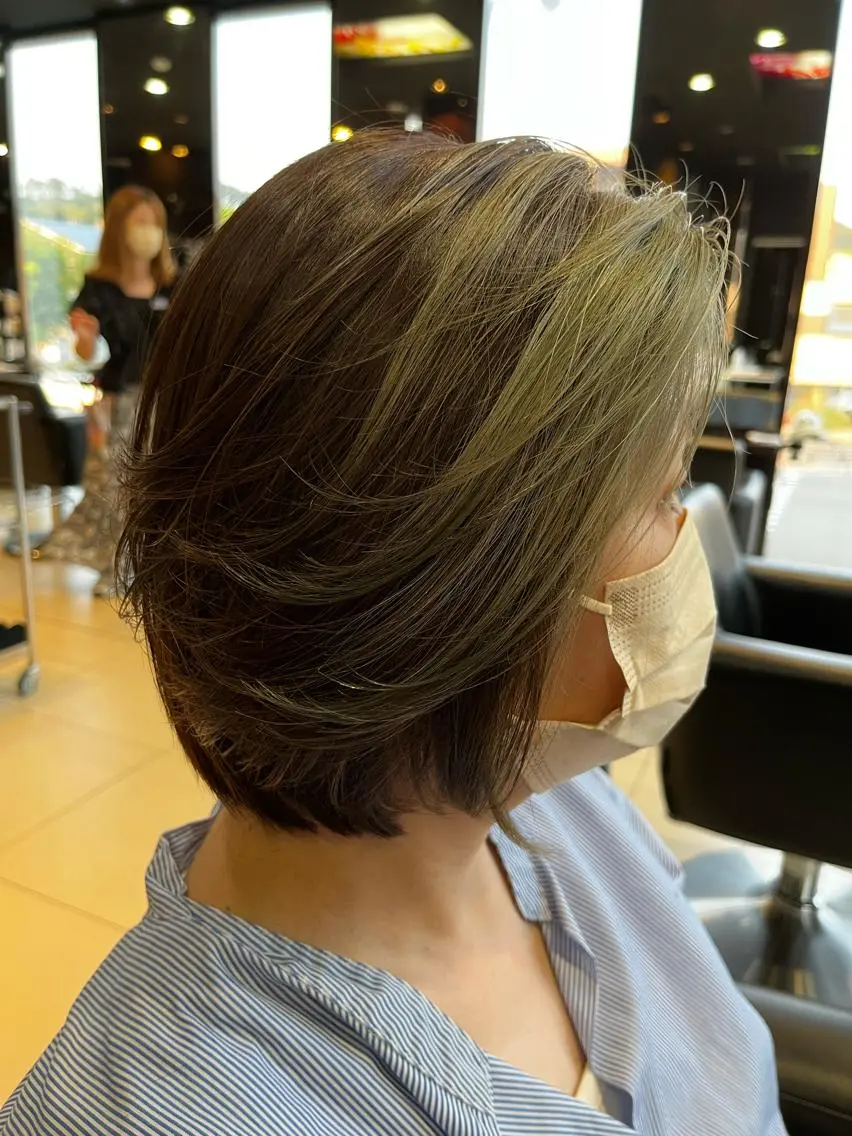 ミディアム カラー ミストバング デザインカラー  フェイスフレーミング 多河 遥のヘアスタイル