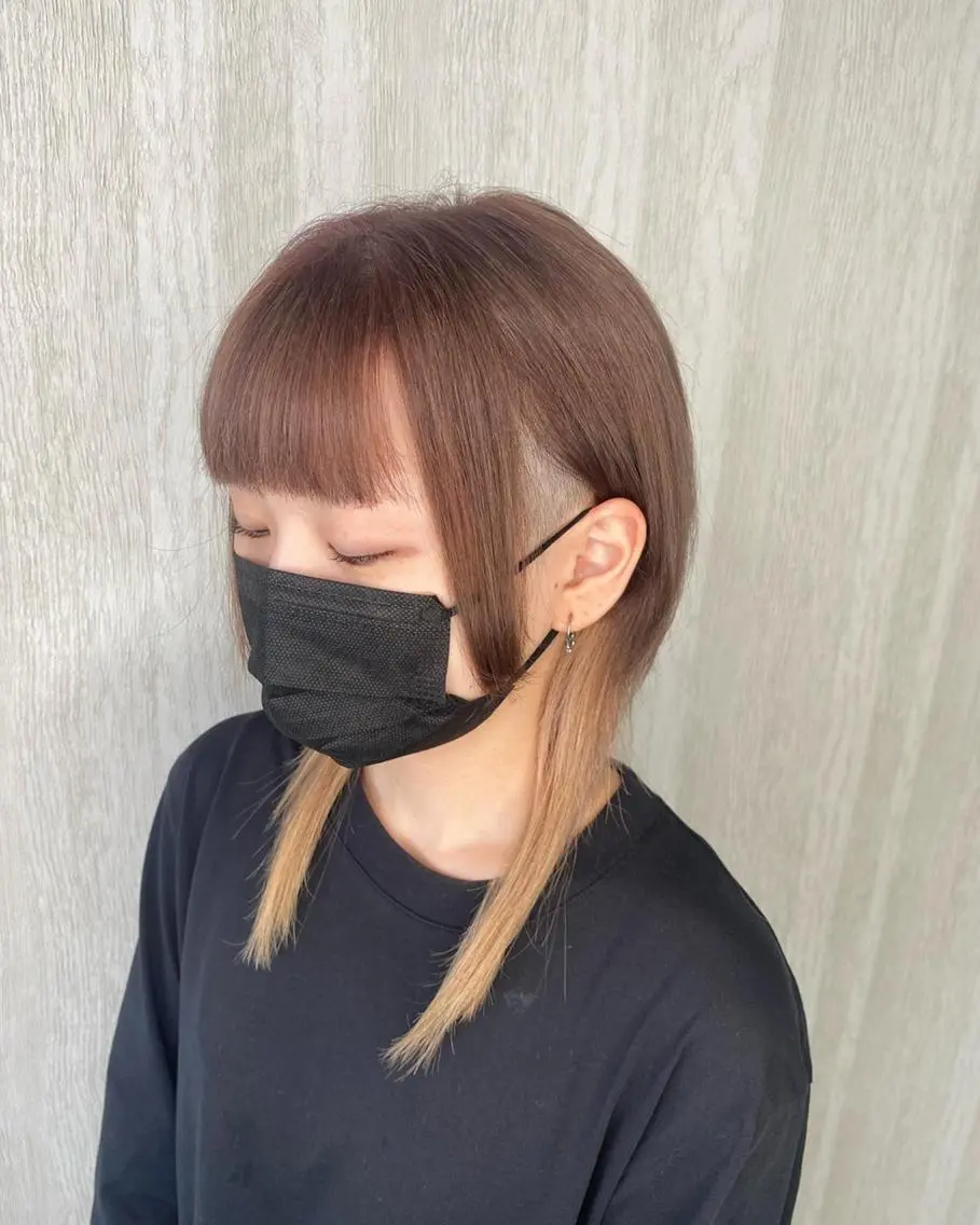 ロング カラー ベージュカラー ブロンド ブロンドベージュ ブラウンカラー ミルクティーベージュ UNDER vr 【アンダーバー】のヘアスタイル