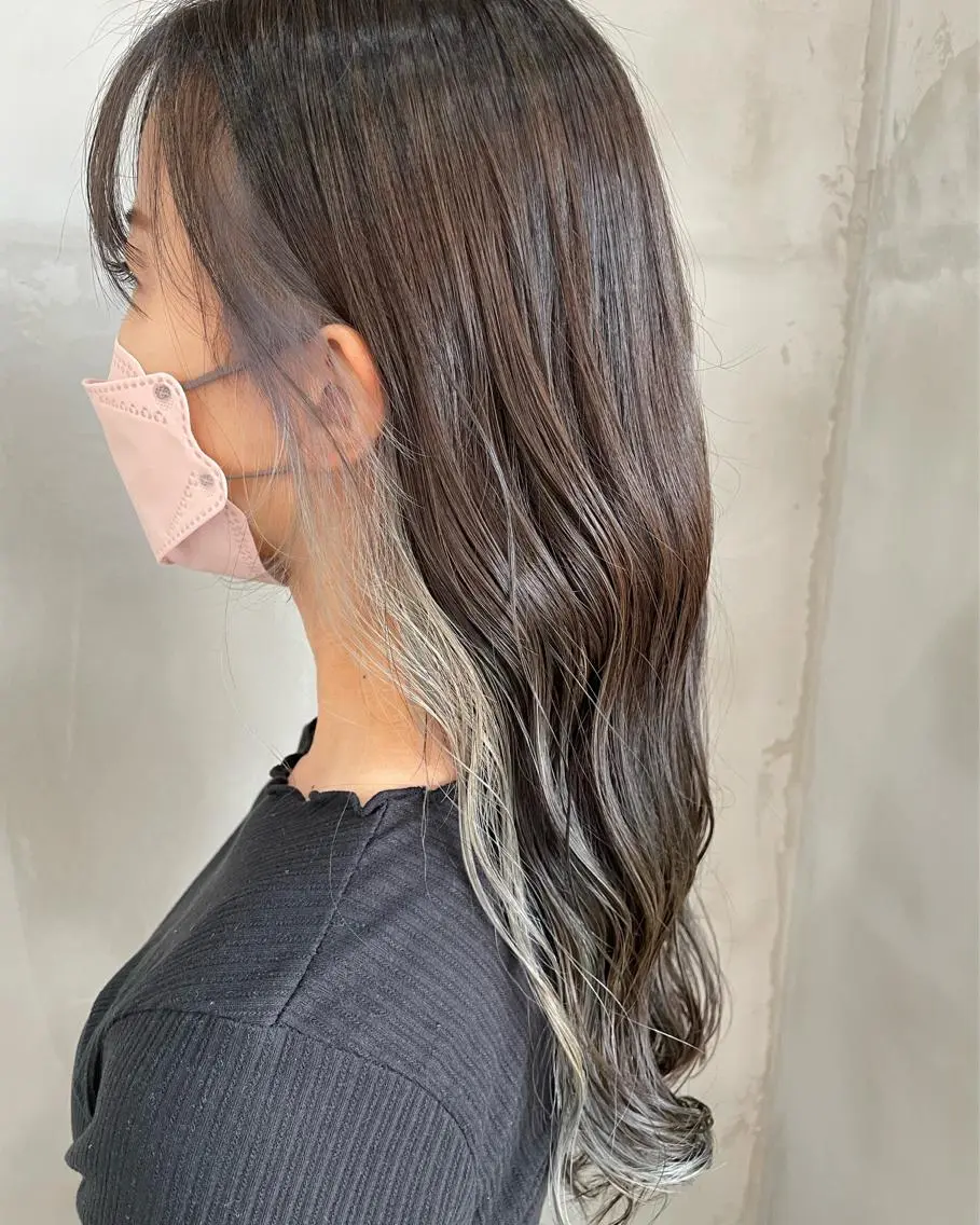 カラー 益 佑夏のヘアスタイル