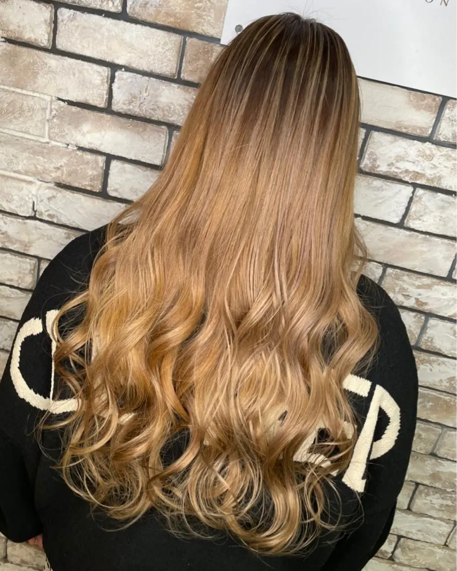 ロング カラー 🍑🧋ハイトーン 暖色カラーlucaのヘアスタイル