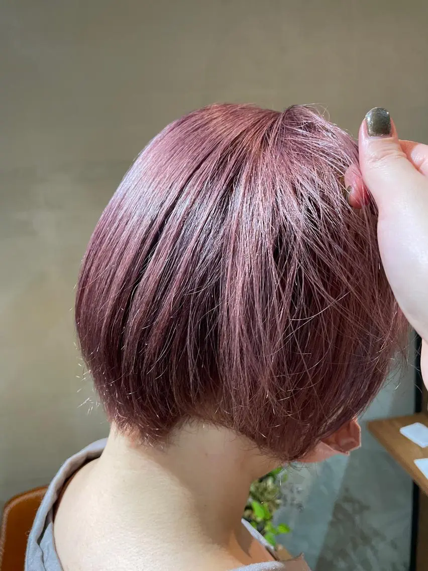 ショート カラー ヘアカラー カジ エリナのヘアスタイル