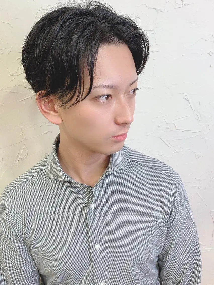 メンズ センターパート カット 深沢 秀のヘアスタイル