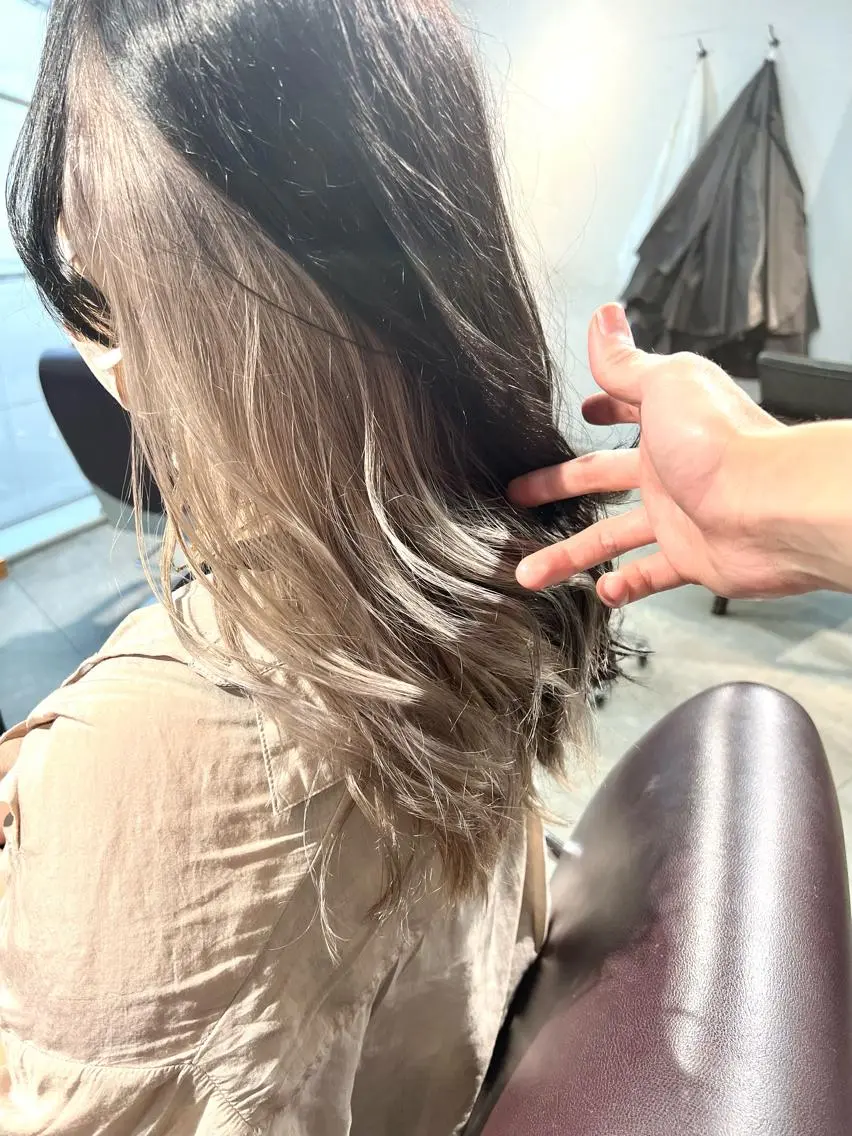 ミディアム カラー ヘアアレンジ ネイル ヘアカラー トリートメント ヘッドスパ ヘアセット 🌈インナーカラー ‘ショウマ’🌈のヘアスタイル