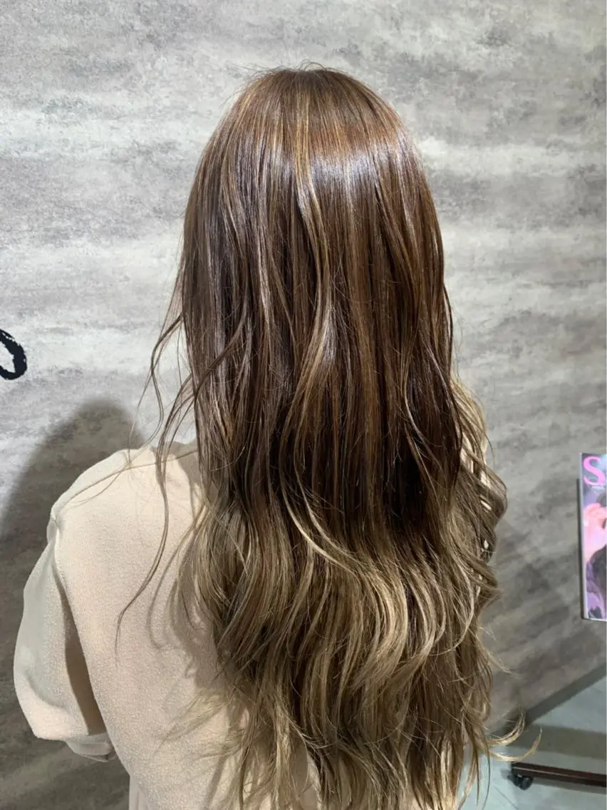 ロング カラー グラデーションカラー ハイライトカラー ハイライト Blanco Color&Careのヘアスタイル