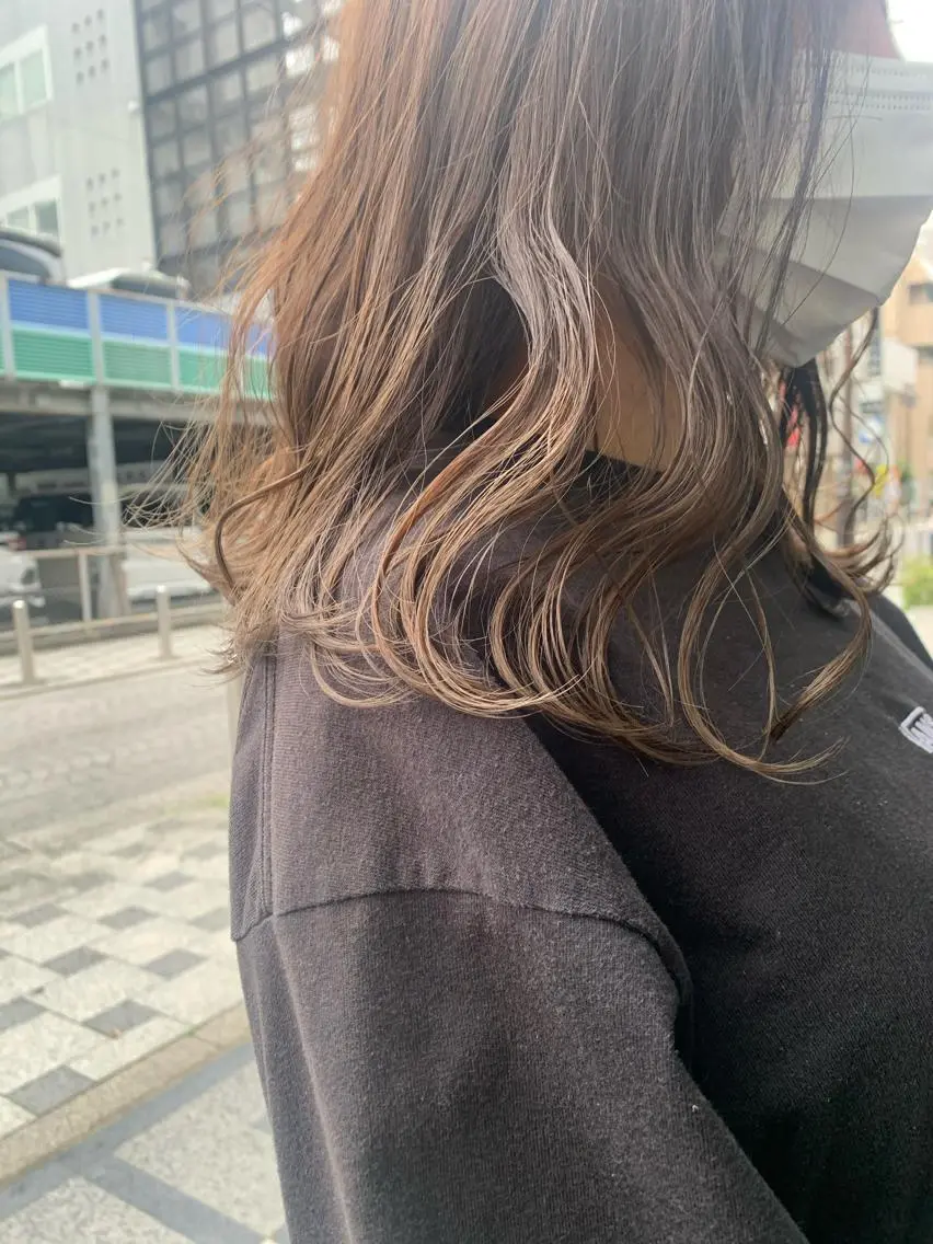 セミロング カラー Takahashi Yuriのヘアスタイル