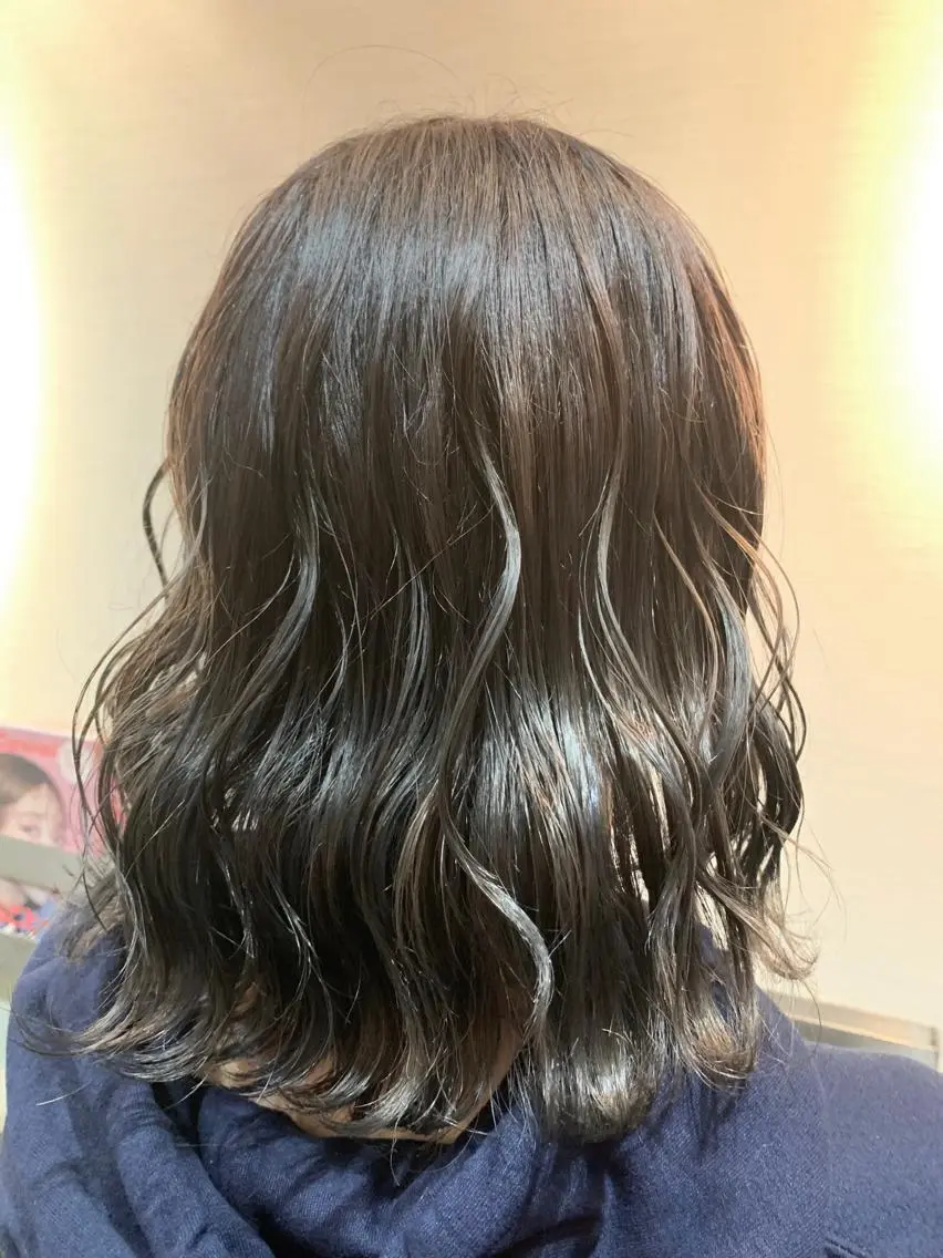 ミディアム カラー 蓮見友里 PiSTA／portのヘアスタイル