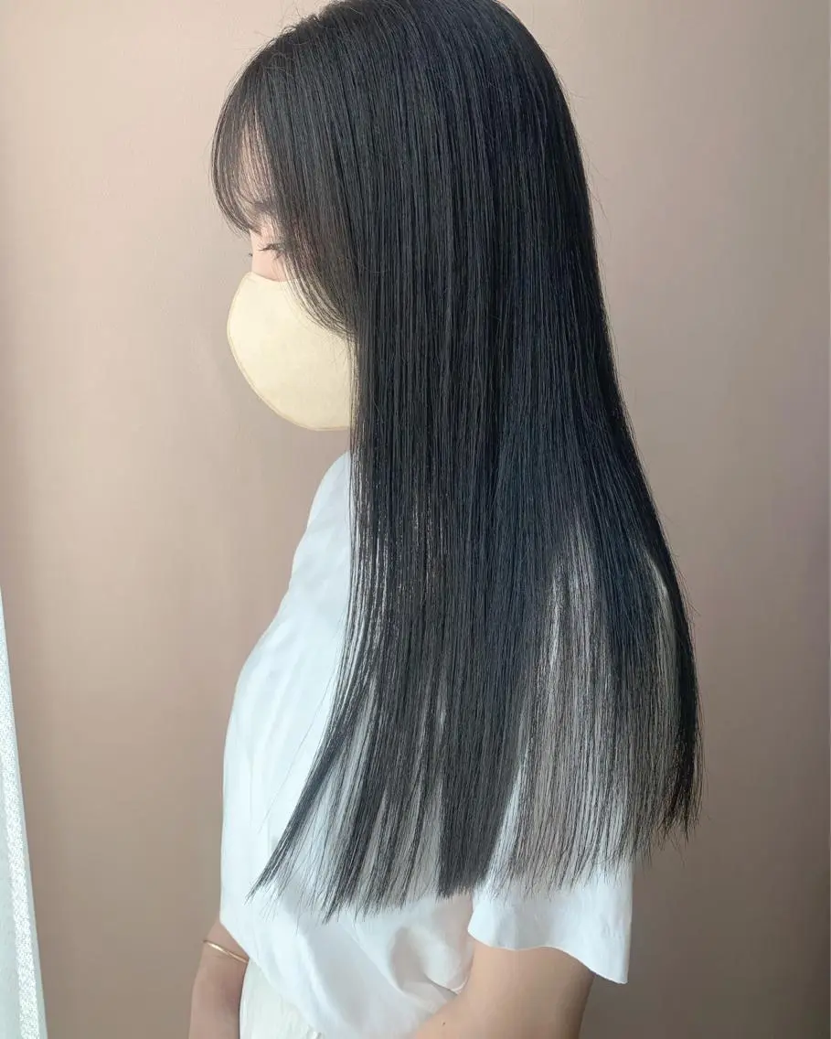 ロング カラー アッシュ アッシュグレー ダークアッシュ hubhair レイヤー/透明感のヘアスタイル