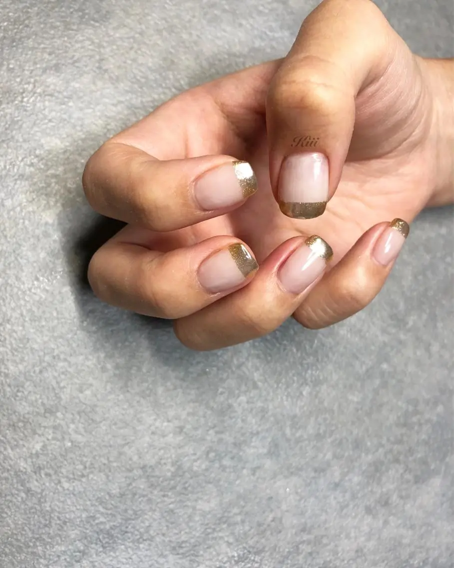 ネイル フレンチネイル ミラーネイル ハンドネイル フットネイル kiii.__ ✴︎*のネイルデザイン