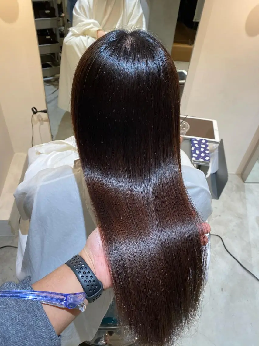 ロング 必ず笑顔で帰っていた だきます!安田祐貴のヘアスタイル