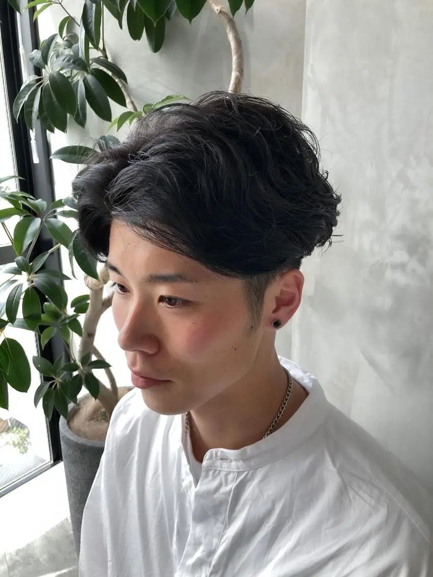 ショート パーマ メンズ センターパート メンズパーマ ニュアンスパーマ 波巻きスパイラルパー マ/シャドウパーマ駿のヘアスタイル