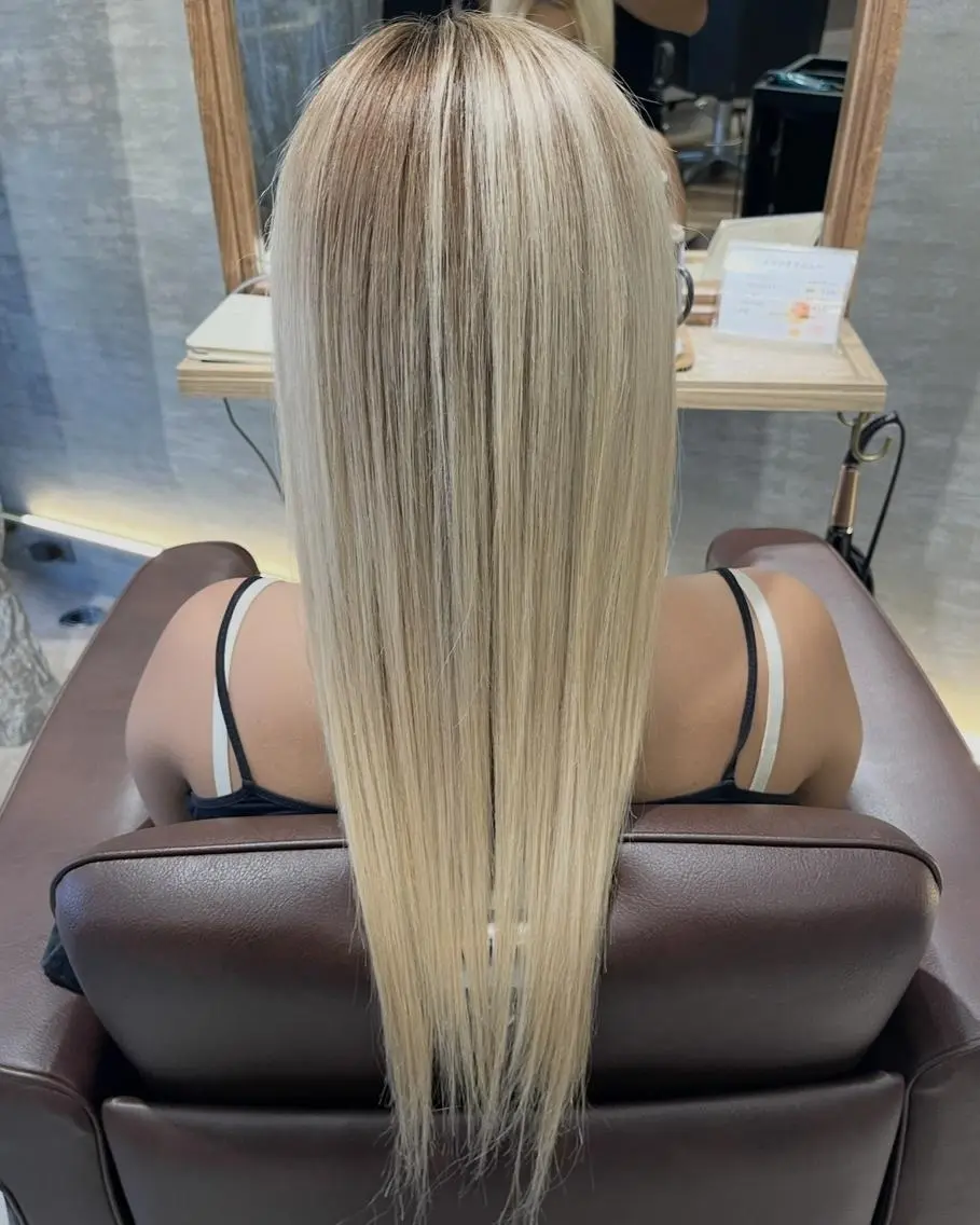 ロング 縮毛矯正 スタッフ1 アシスタントのヘアスタイル