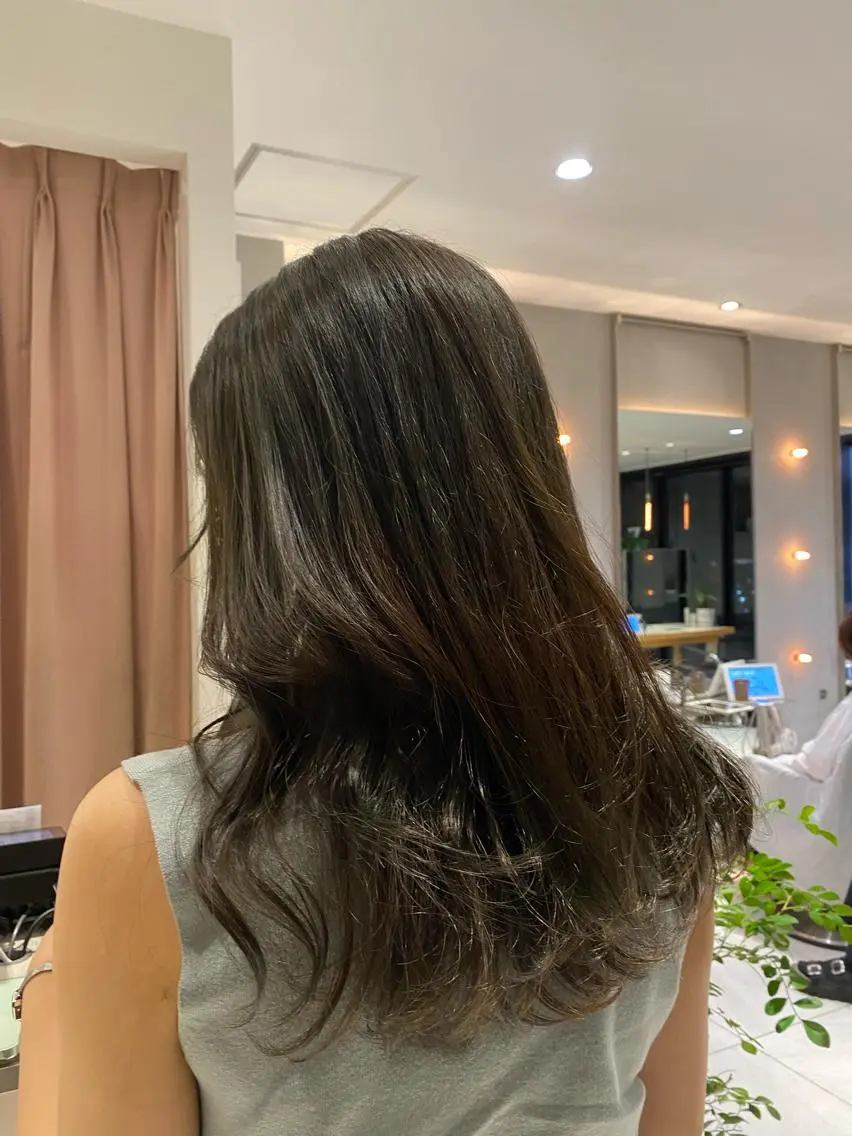 ロング カラー ヘアカラー 艶髪/ダークトーン 🩶丸山日向のヘアスタイル