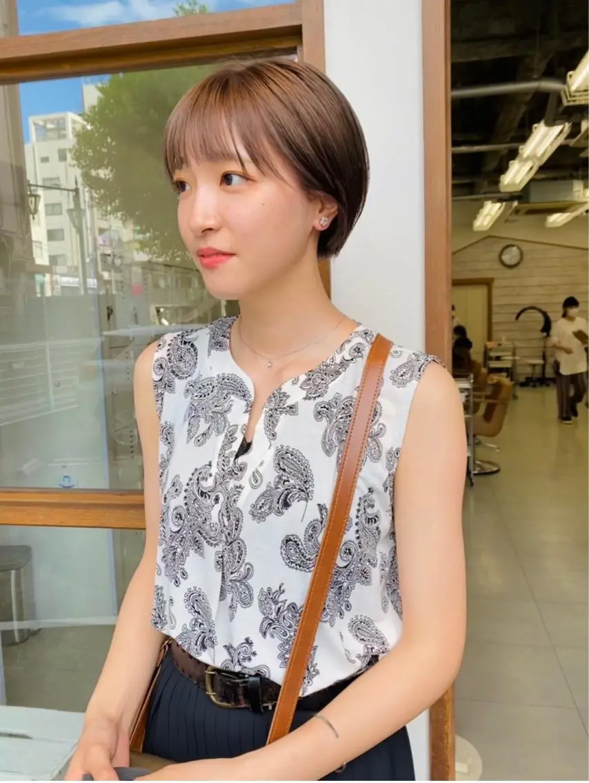 ショート カラー バレイヤージュ ベージュカラー ブリーチ ケアブリーチ デザインカラー クロスパーマ× 透明感カラー✂︎のヘアスタイル