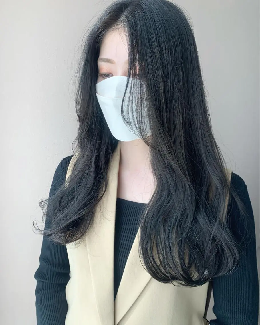 ロング カラー アッシュ アッシュグレー 透明感カラー hubhair レイヤー/透明感のヘアスタイル