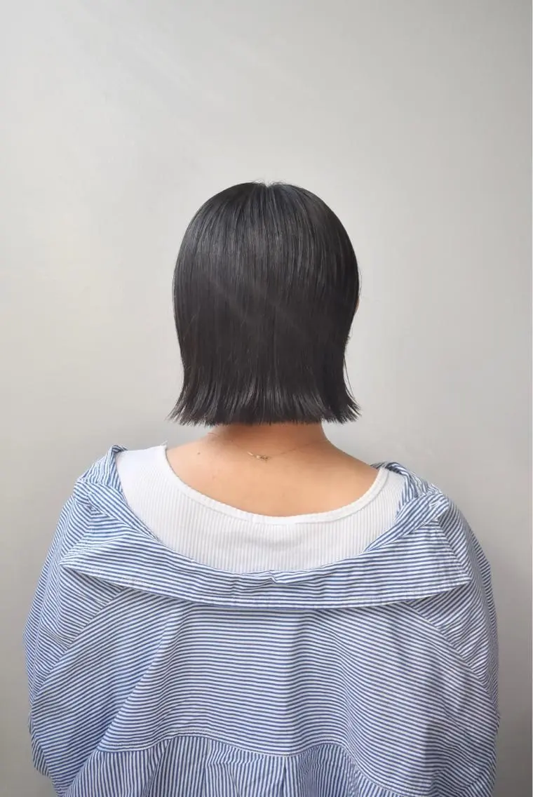 ショート カラー ブルーカラー ブルージュ ボブ 外ハネヘア カット ヘアカラー トリートメント ヘアセット メンズ特化 パーマ/オザワのヘアスタイル