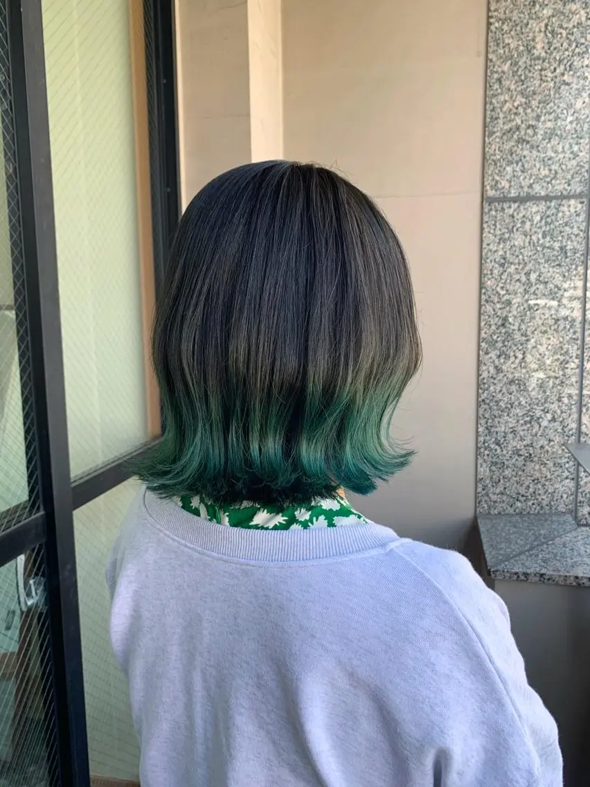 ショート カラー グラデーションカラー くびれヘア 外ハネヘア カット ヘアカラー NUMBER 天王寺 🌼yuriのヘアスタイル
