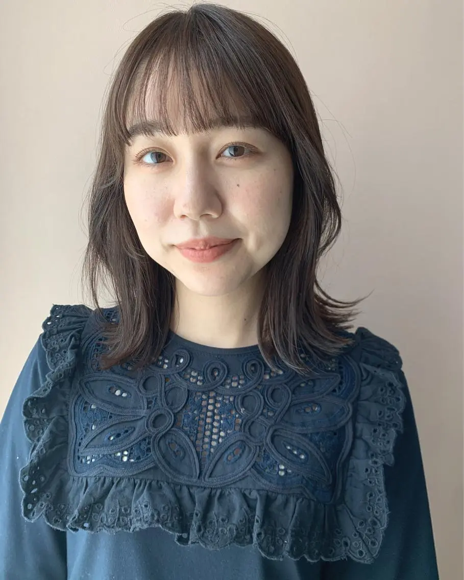 ミディアム カラー ミディアムレイヤー レイヤーカット ヘアカラー トリートメント hubhair レイヤー/透明感のヘアスタイル