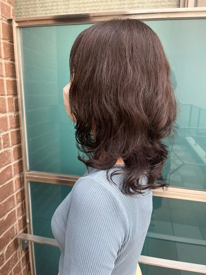 セミロング カラー ヘアアレンジ キッズ マツエク・マツパ セミロングパーマ ブラウンカラー ケアカラー 透明感カラー ピンクカラー 久木原 ゆりのヘアスタイル