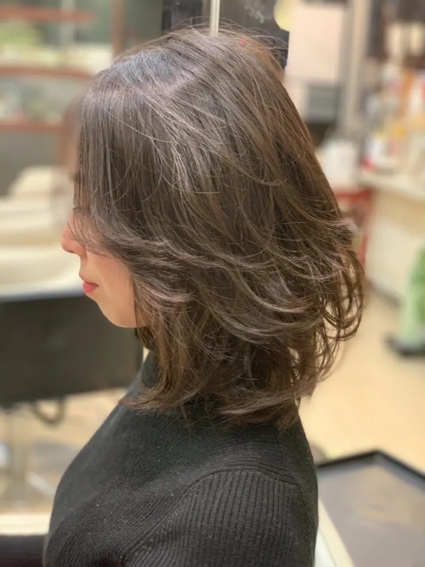 ミディアム レイヤーカット Hair&Cafe Matty’sのヘアスタイル