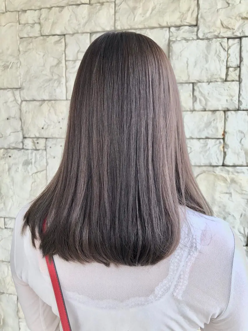 カラー グレージュ ヘアカラー 井上 歩美のヘアスタイル