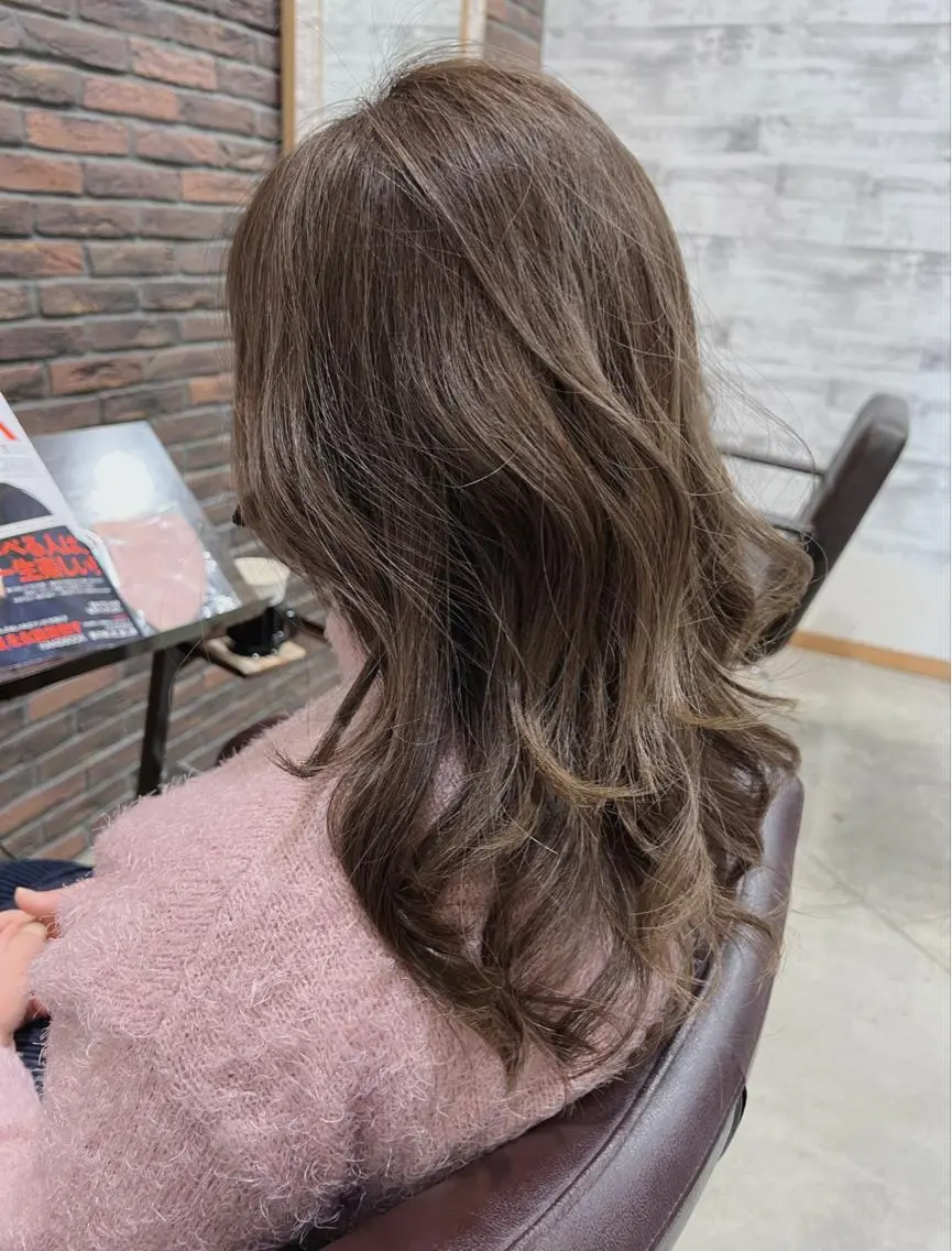 ロング カラー ヘアアレンジ キッズ アッシュ バレイヤージュ ベージュカラー ブリーチ ケアブリーチ カット ヘアカラー トリートメント 五反田 美容院☆張 明星☆韓国ヘアのヘアスタイル