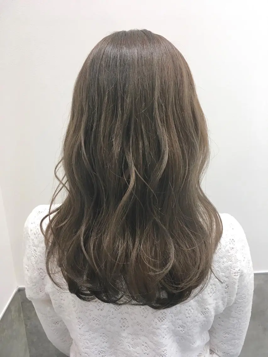 セミロング カラー グレージュ カット ヘアカラー トリートメント ヘアセット yoshi ☆のヘアスタイル